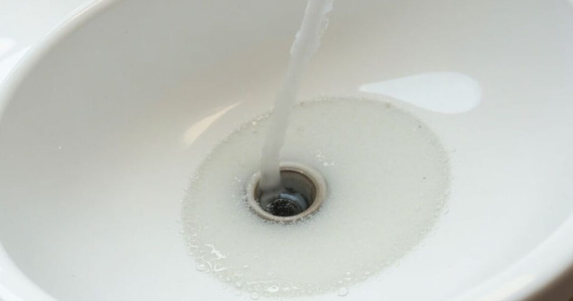 Langsam ablaufendes Wasser in Hamburger Bädern und Küchen: So geht ihr damit um